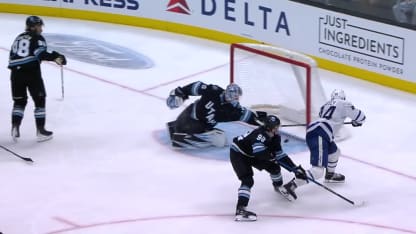 TOR@UTA: Vejmelka with a great save against Morgan Rielly