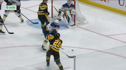 STL@PIT: Timmins scores goal against Jordan Binnington