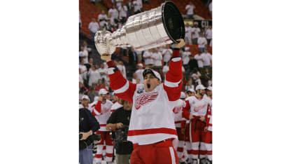 Valtteri Filppula DET lifts Stanley Cup