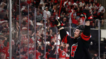 Svechnikov starts scoring