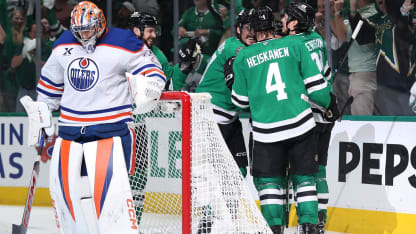 Stars strike 3 times in the 3rd for lead