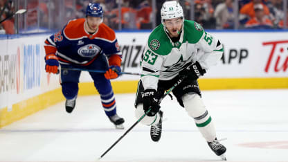 Stars continue to have faith in center Johnston
