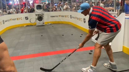 Rob Gronkowski shows hockey skills at Fanatic Fest NYC