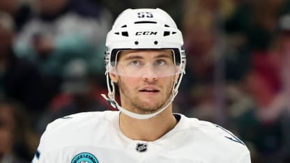 Andre Burakovsky eager to bring game help young Chicago Blackhawks centers after trade