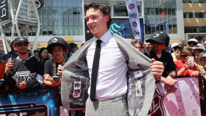 schaefer-draft-red-carpet