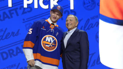 Matthew Schaefer gets call from Anders Lee after being drafted by NY Islanders