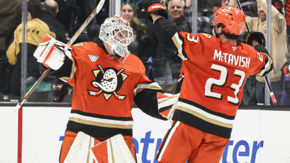 Ducks Extend Qualifying Offers to Eight Free Agents