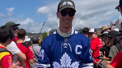 IndyCar Sting Ray Robb wears Maple Leafs jersey