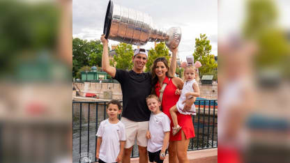 Evan Rodrigues journée avec Coupe Stanley Disney World Panthers Floride