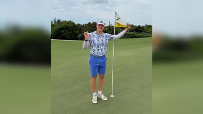 Zadorov réussit un trou d'un coup en Floride