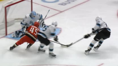 Sennecke trifft vor dem Tor