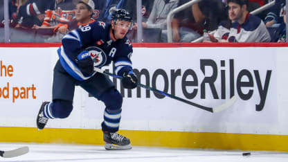 Toews in Jets uniform