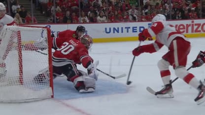 Berggren karvaa, Raymond naulaa