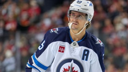 Scheifele anota el tanto de la ventaja