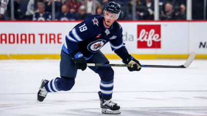 Jonathan Toews WPG skating