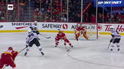 CHI@CGY: Burakovsky scores goal against Dustin Wolf