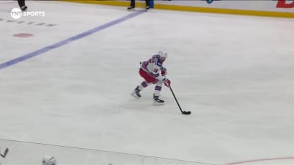 Trocheck osuu Vaakanaisen syötöstä