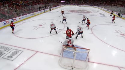 Jones kiskaisee sadannen maalinsa