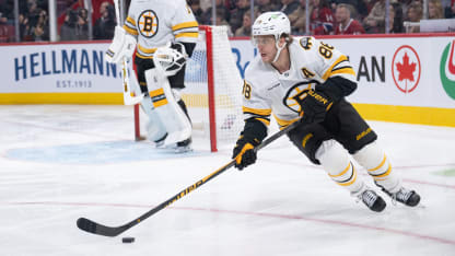 Pastrňák dvěma přihrávkami pomohl k výhře Bruins