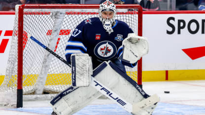 Winnipeg Jets: Connor Hellebuyck faellt lange aus