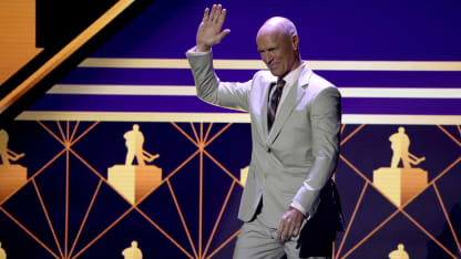 Messier to showcase GAME 7 brand, apparel at NHL Store