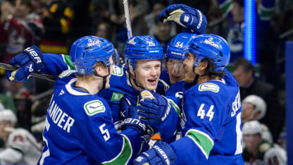 MIN@VAN: Pettersson-D scores goal against Jesper Wallstedt