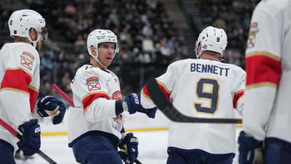 FLA@UTA: Bennett scores goal against Karel Vejmelka