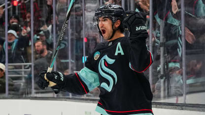 Beniers beats the buzzer with equalizer