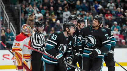 CGY@SJS: Goodrow scores goal against Dustin Wolf