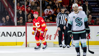 Andersson gets 200th assist on Backlund deflection