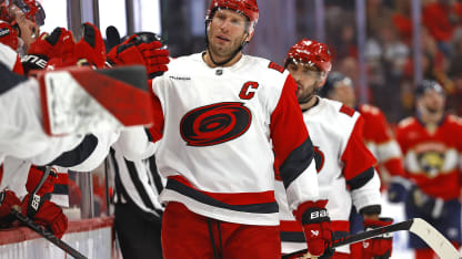 Staal pops in the rebound