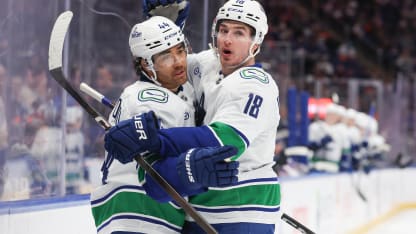 VAN@NYI: Sherwood has a hat trick against the Islanders