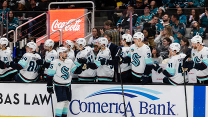 Lindgren grabs the lead