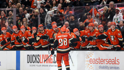 Mintyukov grabs the lead