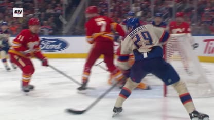 Leon Draisaitl with a Powerplay Goal vs. Calgary Flames