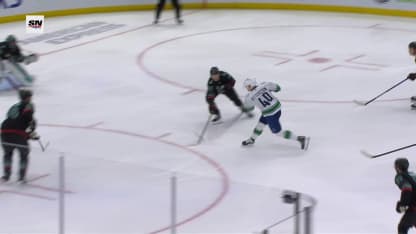 VAN@SEA: Pettersson scores goal against Joey Daccord