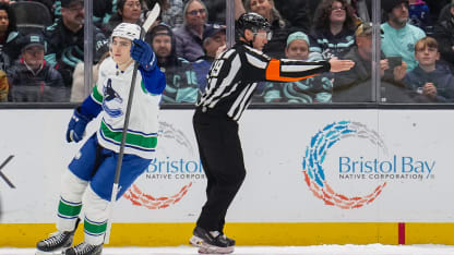 Canucks vencen al Kraken en el shootout