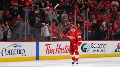 Red Wings Patrick Kane scores 500th NHL goal