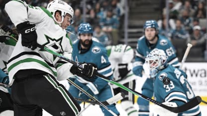 Mikko Rantanen bats puck in midair for goal 