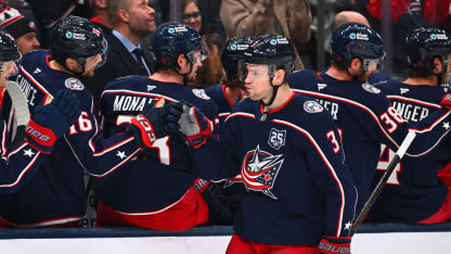 CGY@CBJ: Coyle scores goal against Dustin Wolf