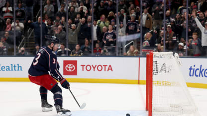 CGY@CBJ: Coyle scores empty-net goal