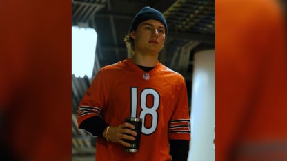 Connor Bedard wears Caleb Williams Chicago Bears jersey