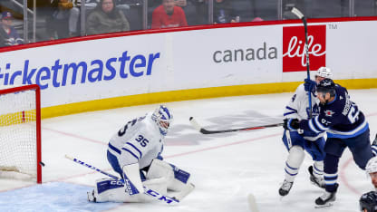 Niederreiter lights the lamp 