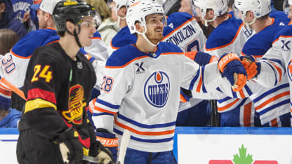 EDM@VAN: Roslovic with a Goal vs. Vancouver Canucks