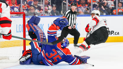 Jarry with insane glove snag