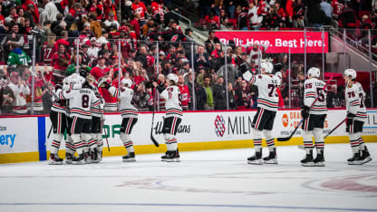 Blackhawks defeat Hurricanes in 6-round shootout