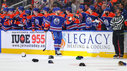 Första hattricket i NHL för Mattias Ekholm