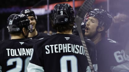 TOR@SEA: Montour scores goal against Anthony Stolarz