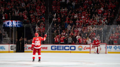 Patrick Kane sets NHL all-time United States born scoring record