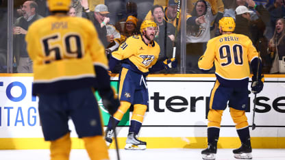 Stamkos ties it with the wraparound